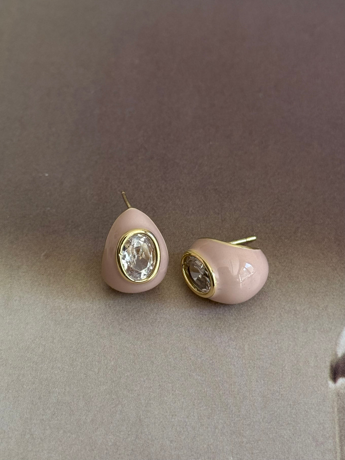 Gold Rengi Oval Taşlı Pembe Kadın Küpe