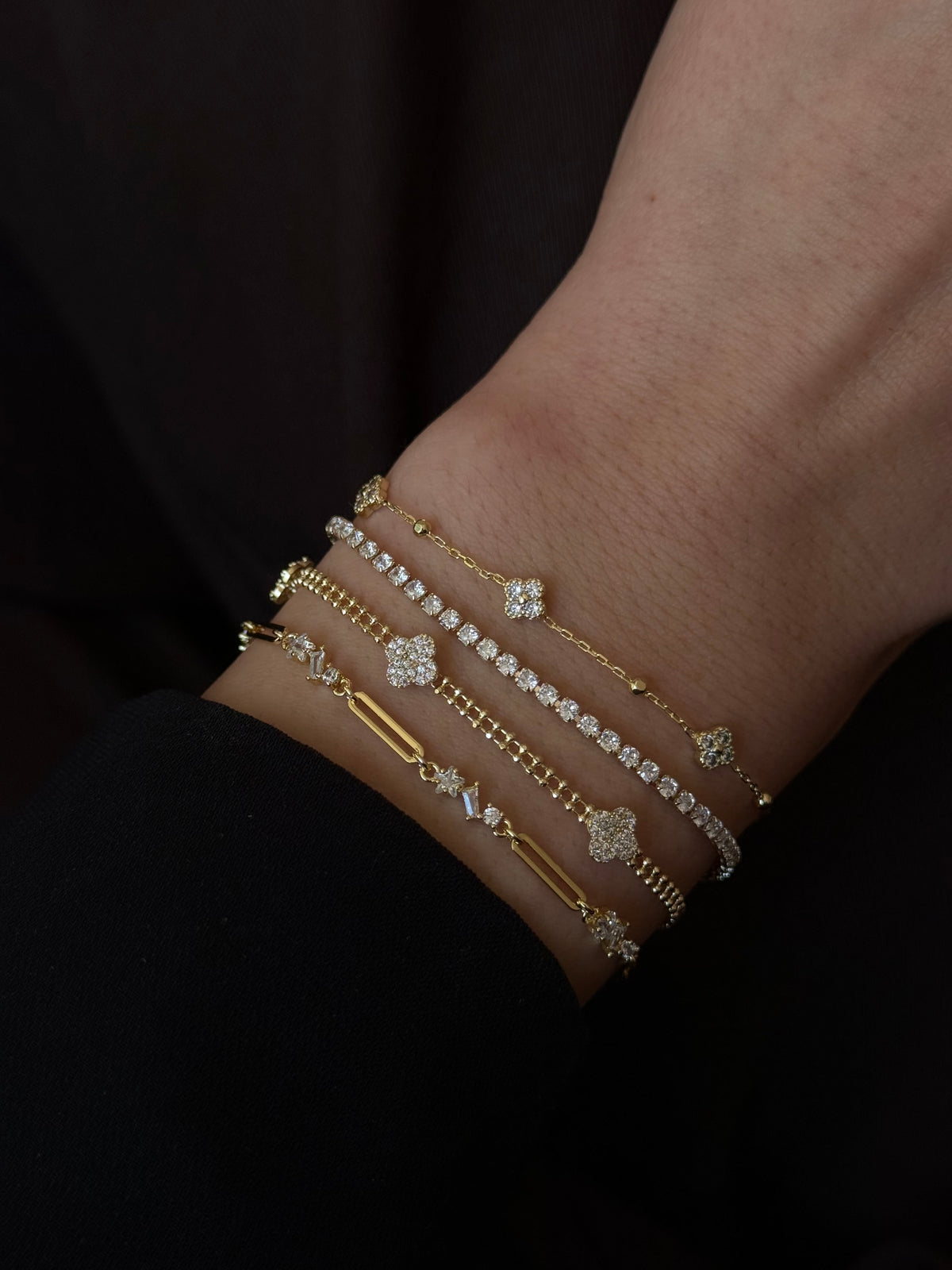 Gold Rengi Yonca Model Kadın Bileklik