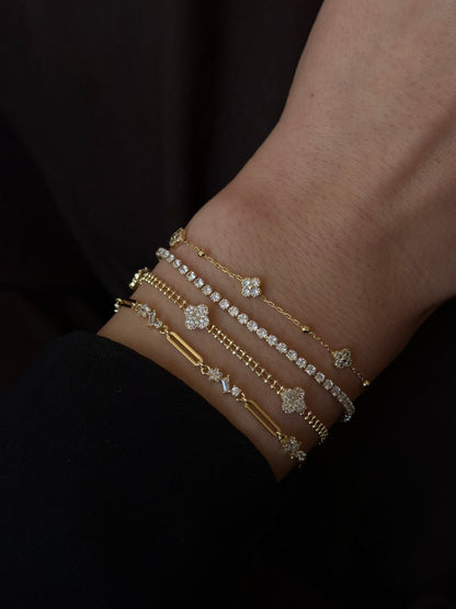 Gold Rengi Yonca Model Kadın Bileklik