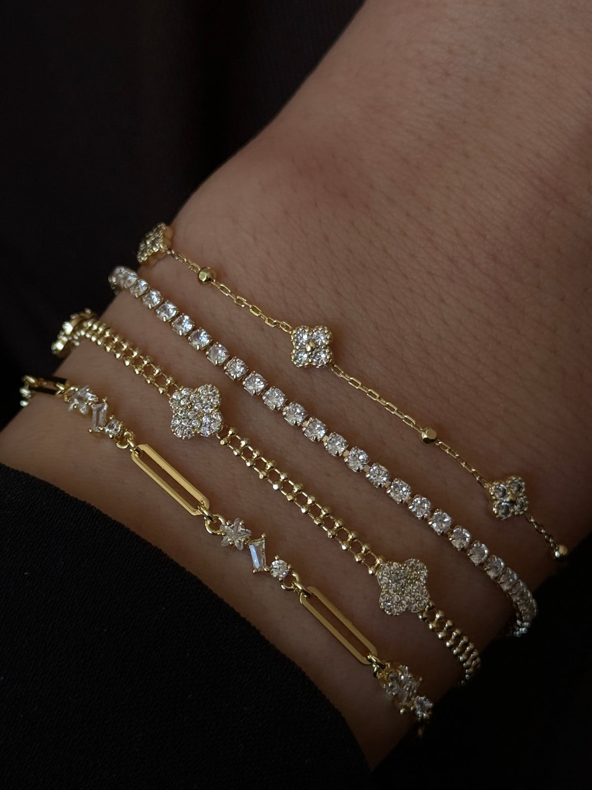 Gold Rengi Yonca Model Kadın Bileklik