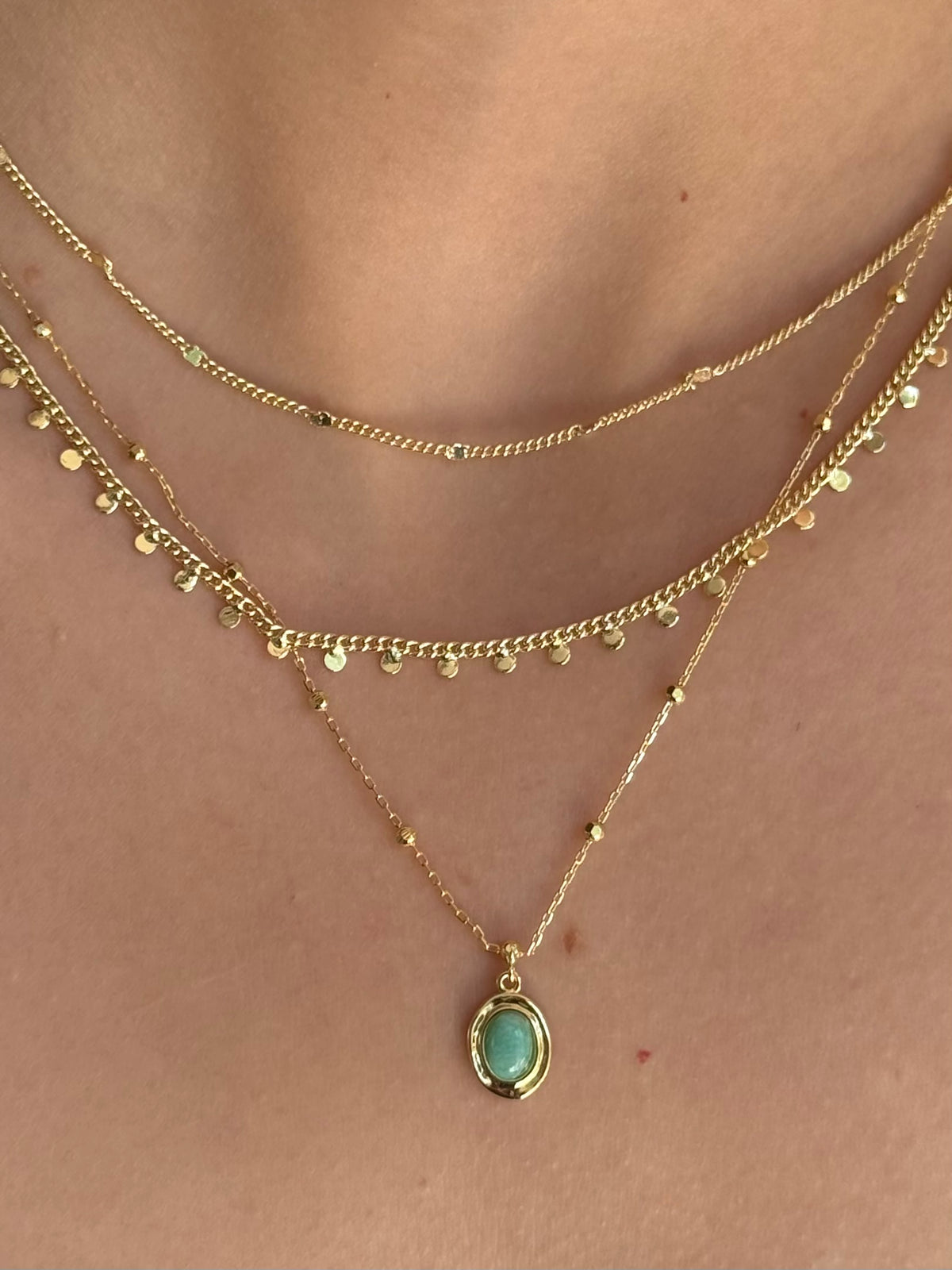 Gold Rengi Yeşil Taşlı Oval Model Kadın Kolye