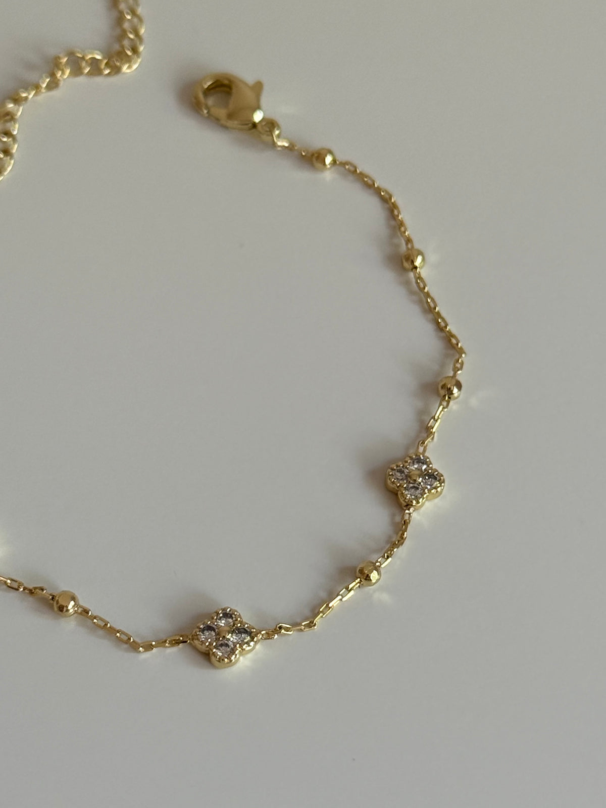 Gold Rengi Yonca Model Kadın Bileklik