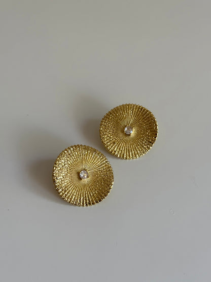 Gold Rengi Yuvarlak Model Kadın Küpe