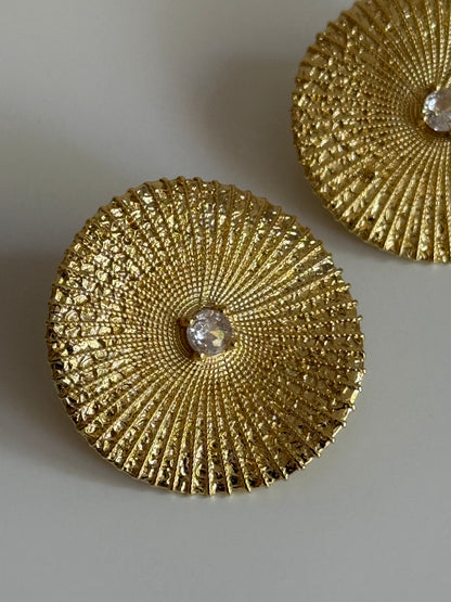 Gold Rengi Yuvarlak Model Kadın Küpe