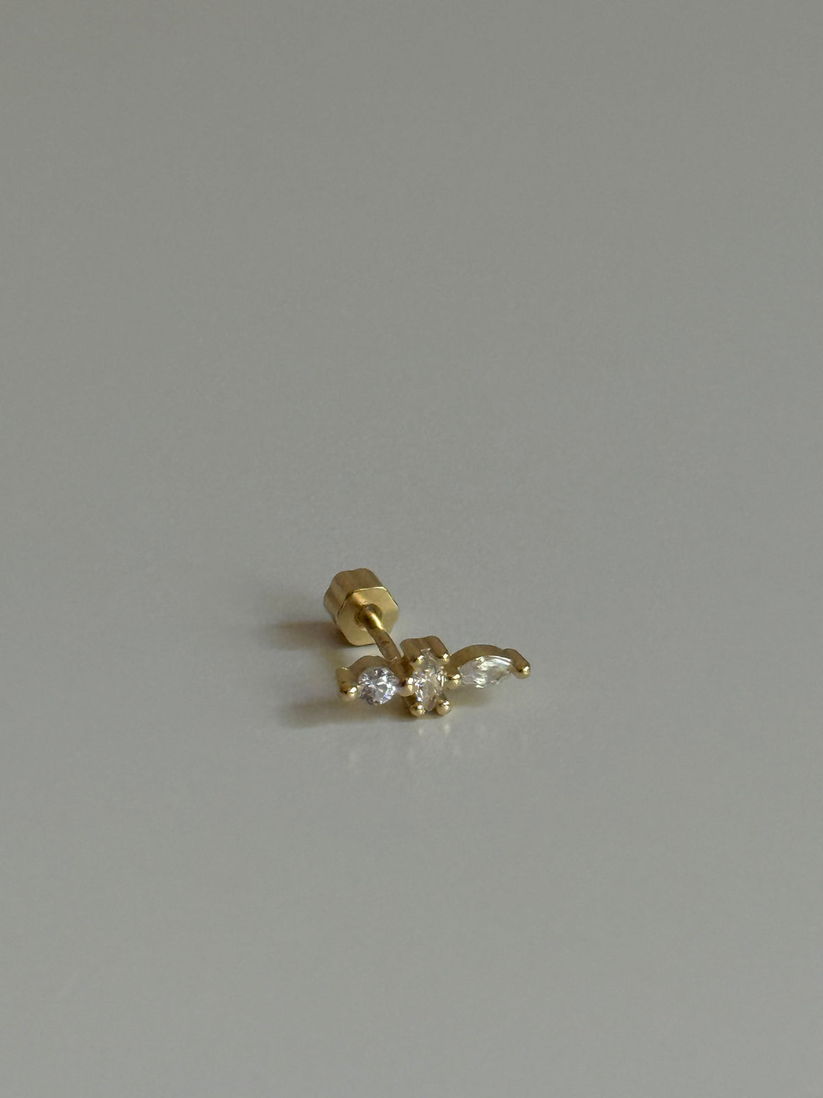 Gold Rengi Taşlı 925 Ayar Gümüş Piercing