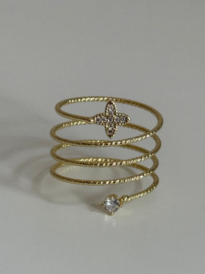 Gold Rengi Yonca Model Spiral Kadın Yüzük