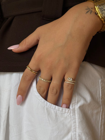 Gold Rengi Çapraz Model Taşlı Kadın Yüzük