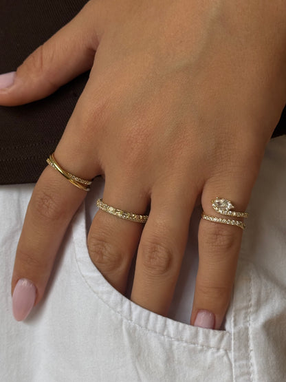 Gold Rengi Çapraz Model Taşlı Kadın Yüzük