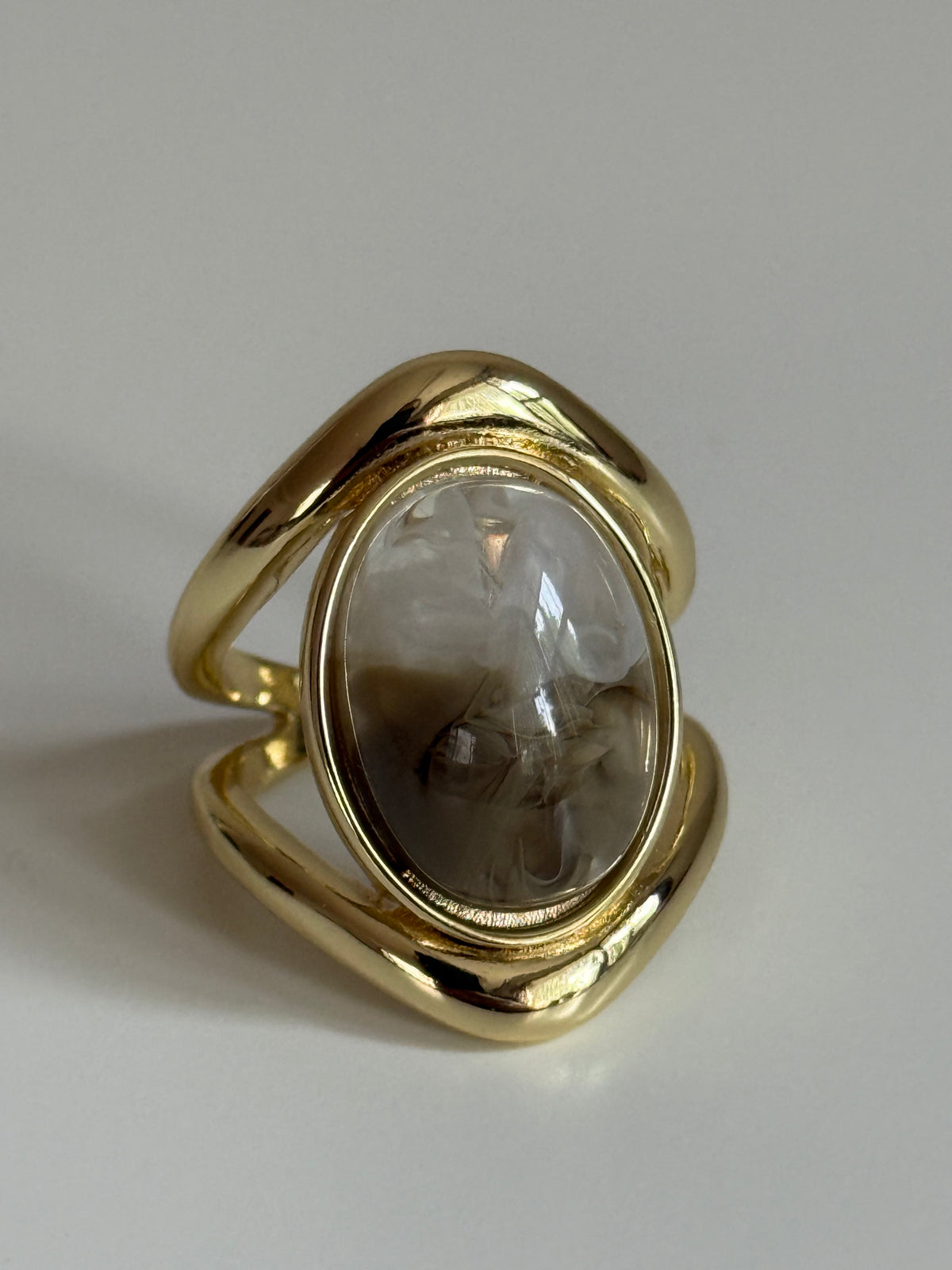 Gold Rengi Oval Taşlı Kadın Yüzük