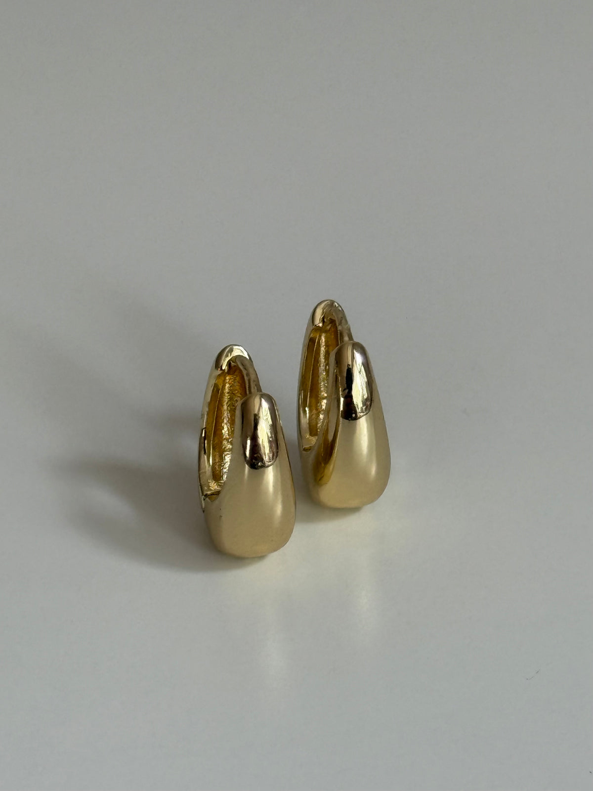 Gold Rengi Damla Model Kadın Küpe
