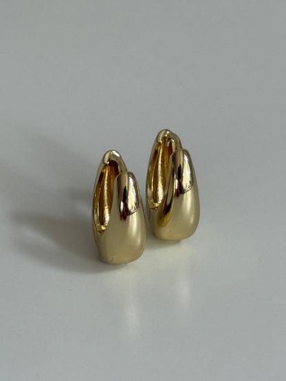 Gold Rengi Damla Model Kadın Küpe