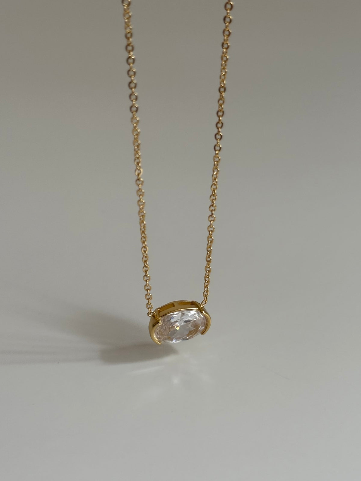 Gold Rengi Elips Model Kadın Kolye