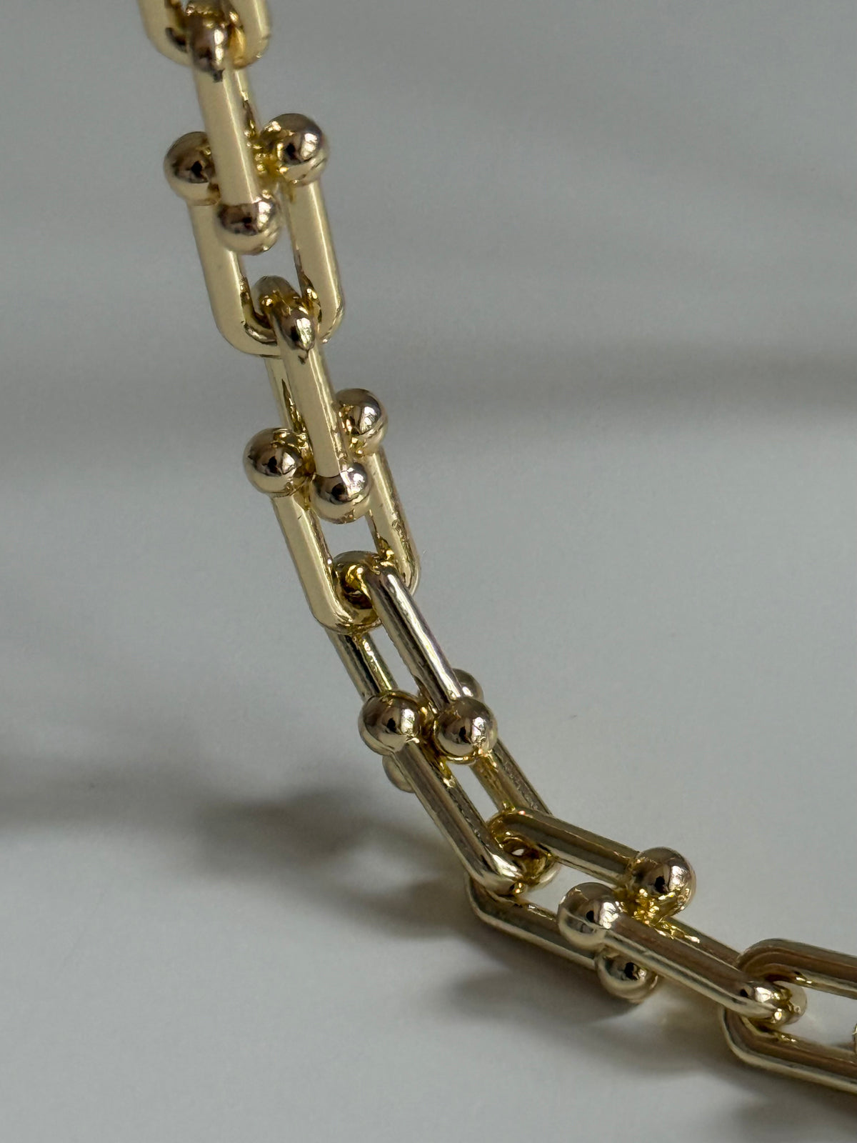 Gold Rengi Top Detaylı Kadın Kolye