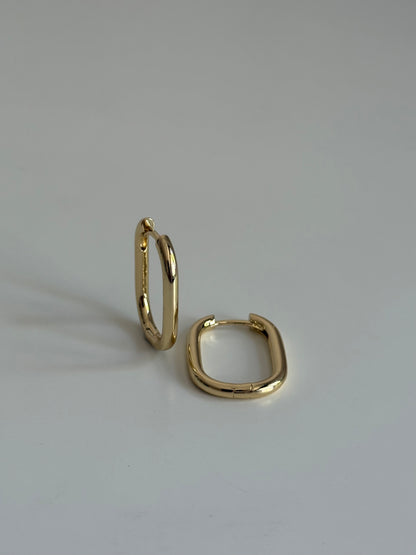 Gold Rengi Dikdörtgen Formda Kadın Küpe