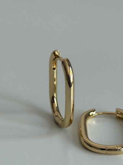 Gold Rengi Dikdörtgen Formda Kadın Küpe
