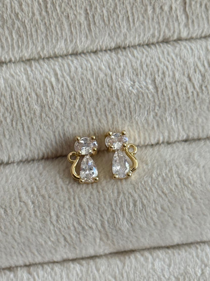 Gold Rengi Taşlı Kedi Figür Kadın Küpe