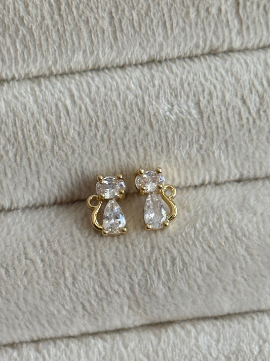 Gold Rengi Taşlı Kedi Figür Kadın Küpe