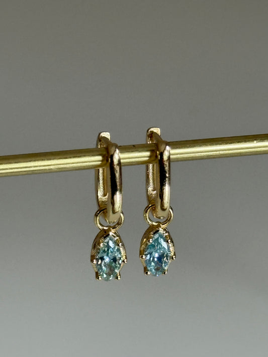 Gold Rengi Renkli Taş Sallantılı Kadın Küpe