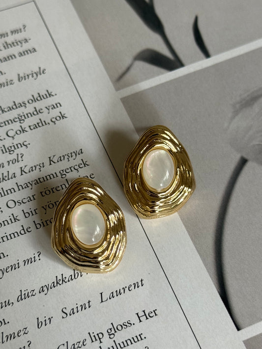 Gold Rengi Krem Rengi Taşlı Kadın Küpe