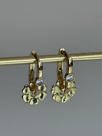 Gold Rengi Çiçek Model Xupıng Kadın Küpe