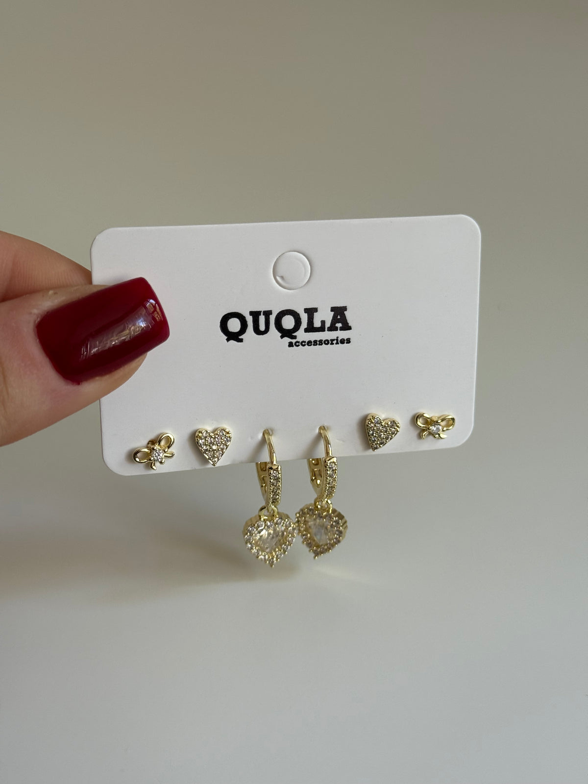 Gold Rengi Kalp Sallantılı Set Küpe