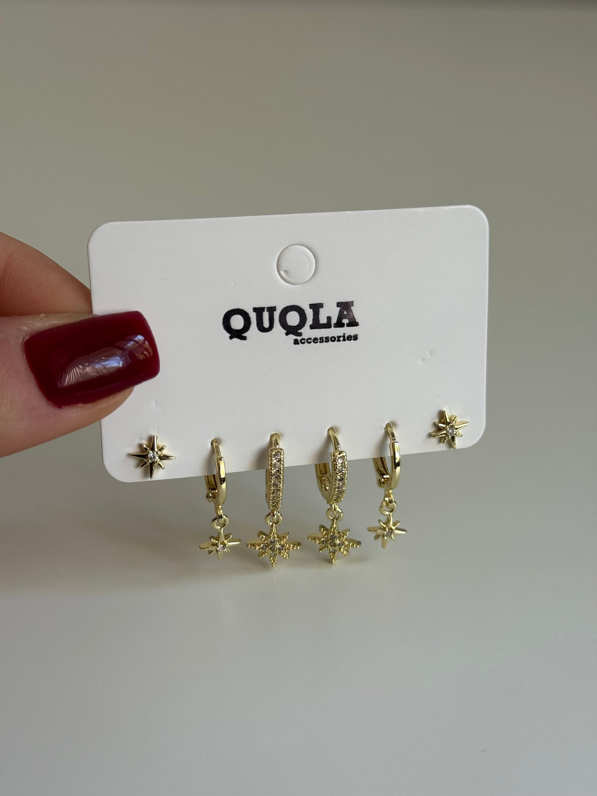 Gold Rengi Kutup Yıldızı Sallantılı Set Küpe