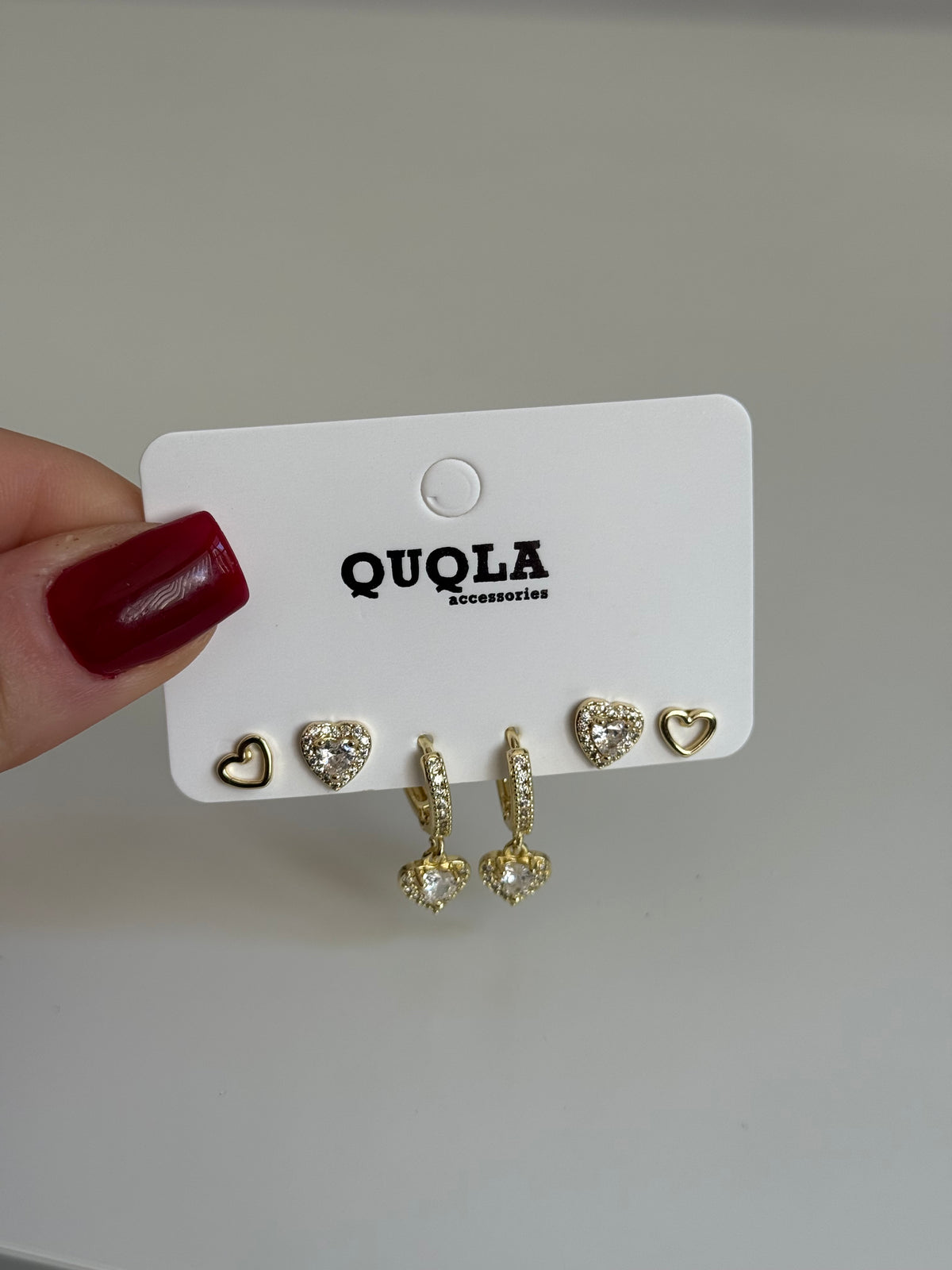Gold Rengi Kalp Sallantılı Set Küpe