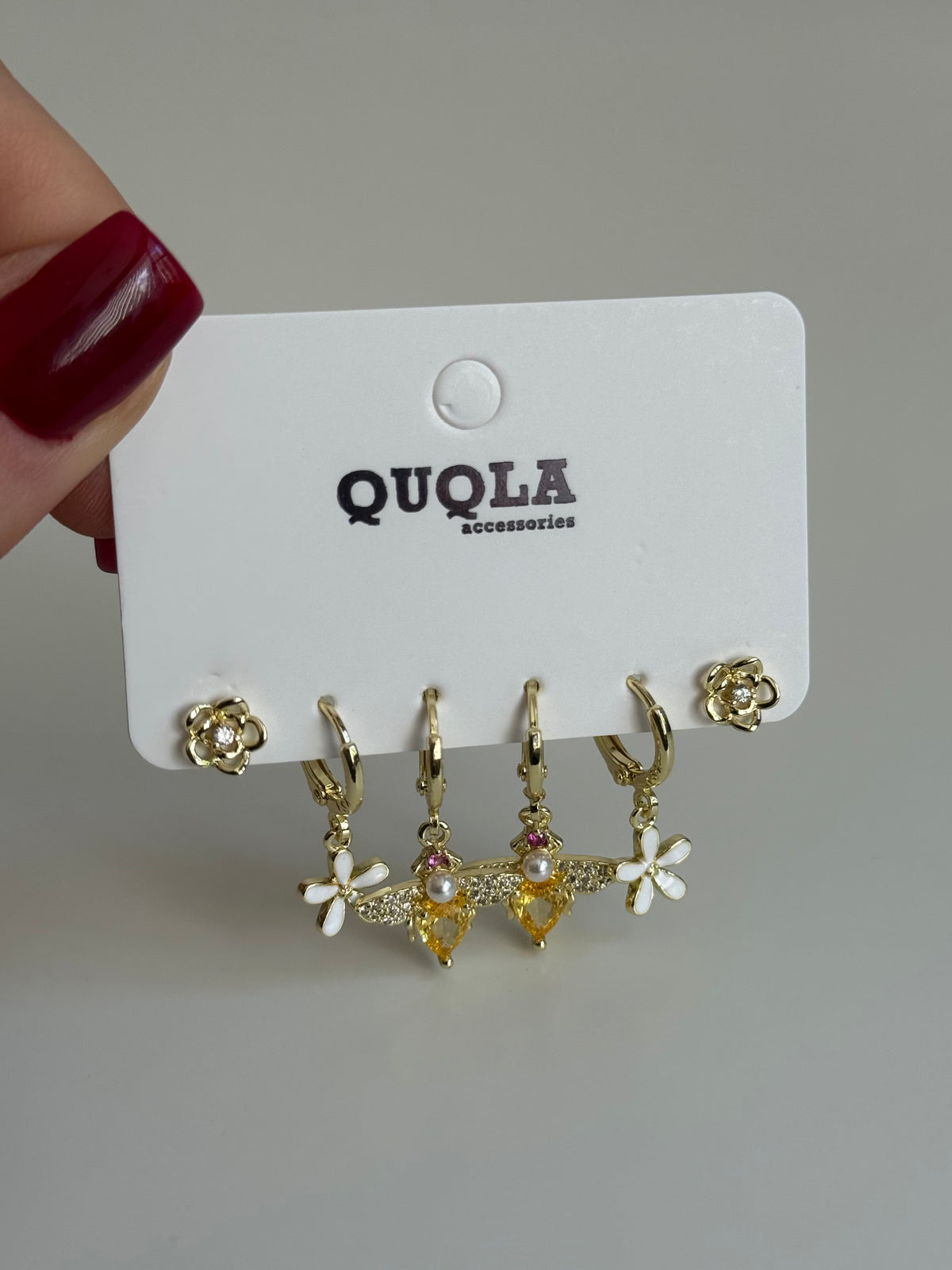 Gold Rengi Çiçek&Arı Sallantılı Set Küpe