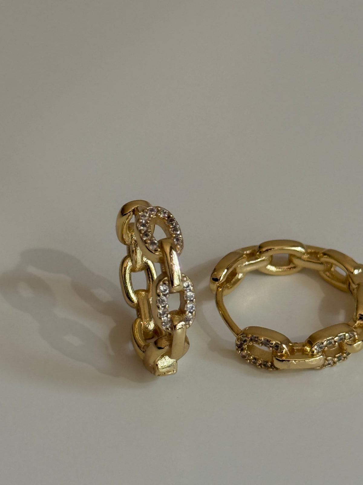 Gold Rengi Zincir Model Kadın Küpe