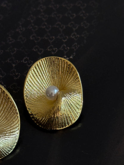 Gold Rengi İnci Detaylı Oval Model Kadın Küpe
