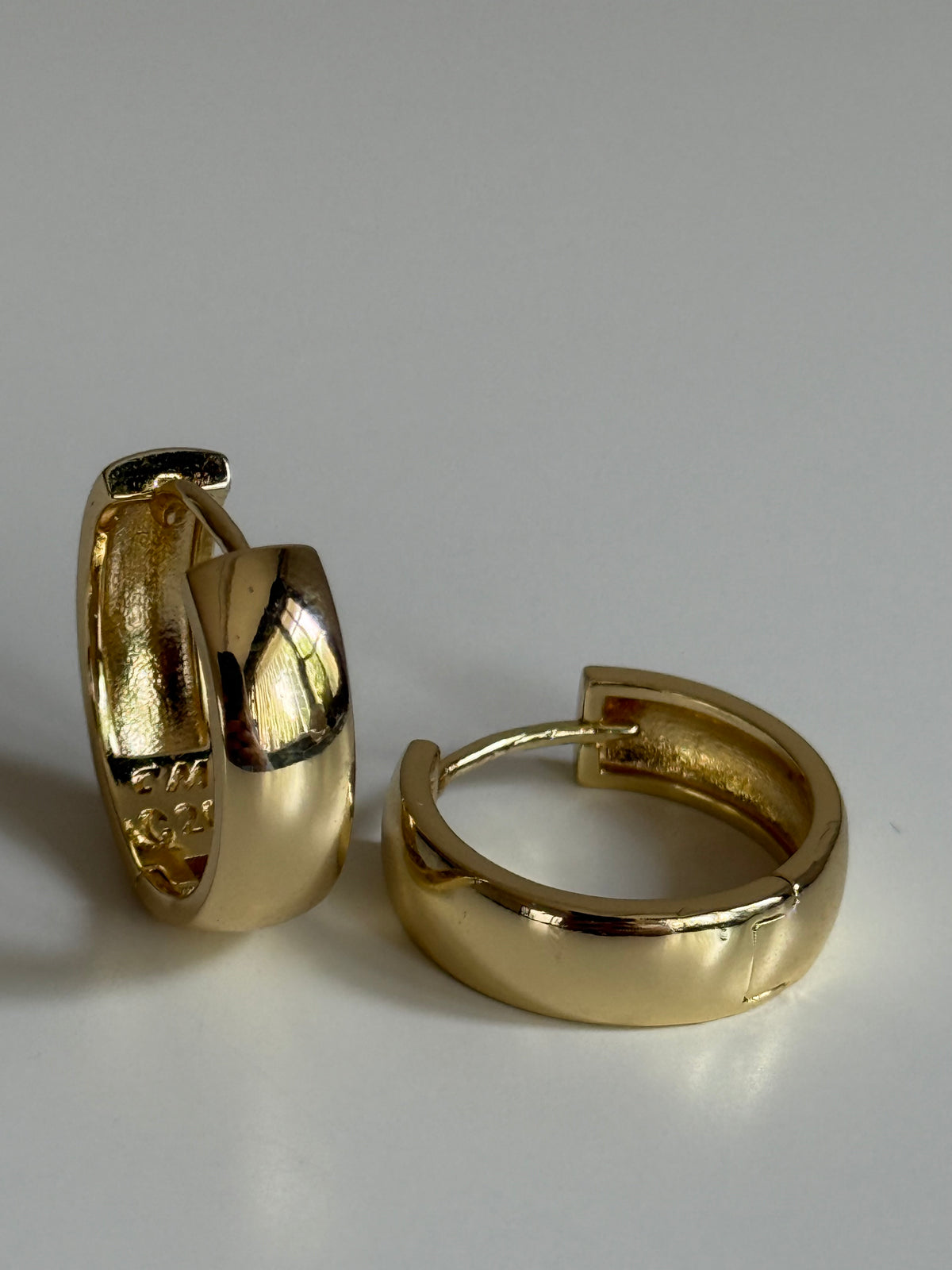 Gold Rengi Kalın Halka Kadın Küpe