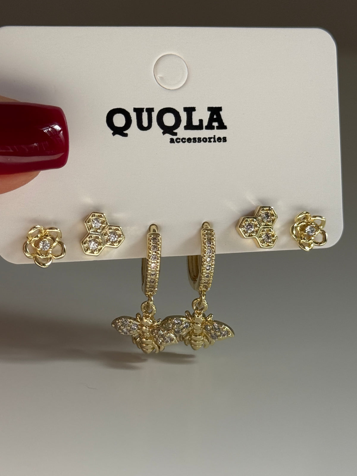 Gold Rengi Arı Figürlü Set Küpe