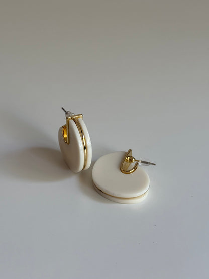 Gold Rengi Renkli Taşlı Oval Model Kadın Küpe