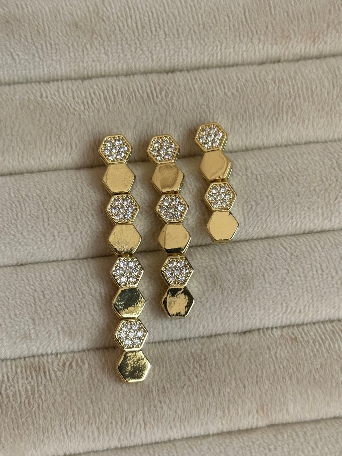 Gold Rengi Altıgen Model Üçlü Set Küpe
