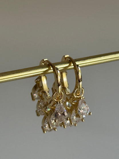 Gold Rengi Damla Taş Sallantılı Kadın Küpe