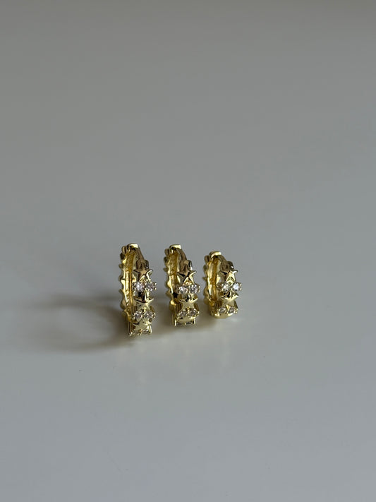 Gold Rengi Yıldız Detaylı Halka Model Üçlü Set Küpe