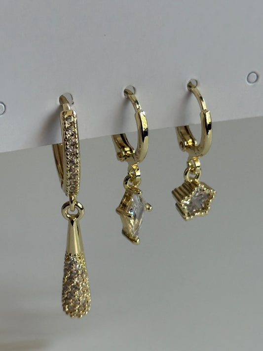 Gold Rengi Yıldız Model Üçlü Set Küpe