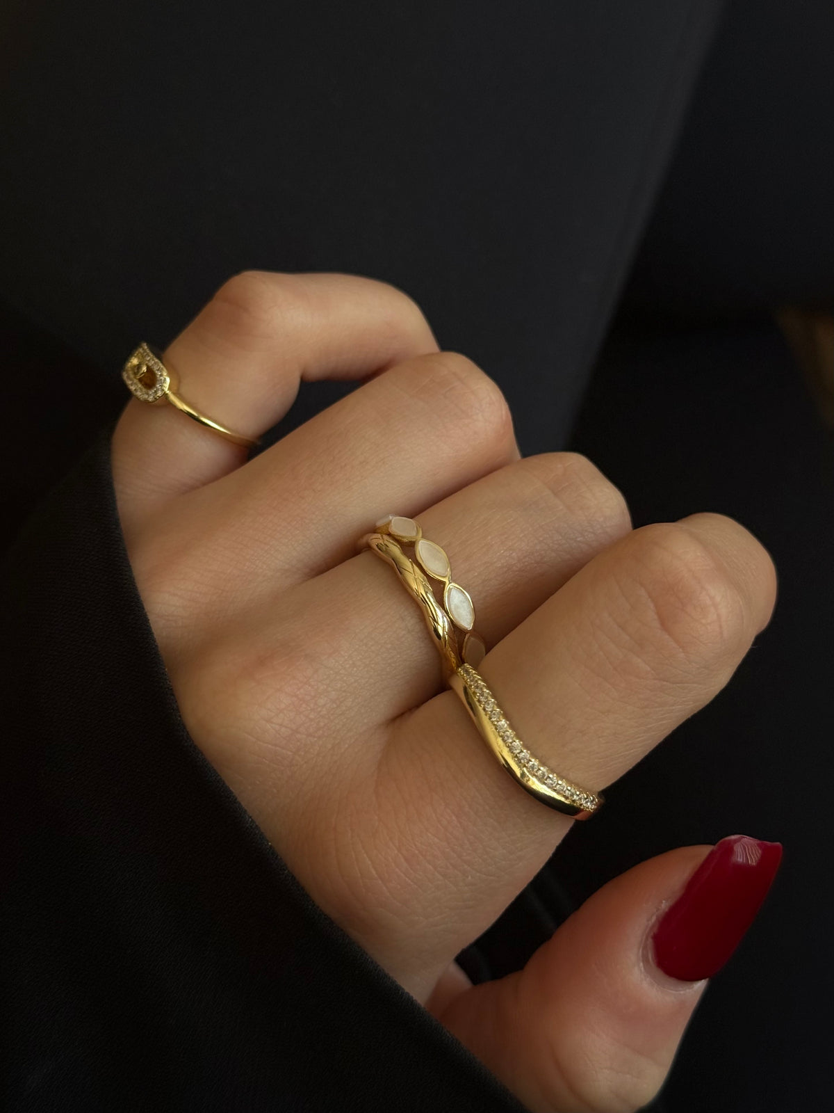 Gold Rengi İki Sıra Beyaz Damla Taşlı Kadın Yüzük