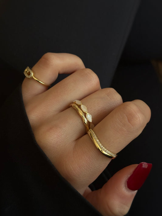 Gold Rengi İki Sıra Beyaz Damla Taşlı Kadın Yüzük