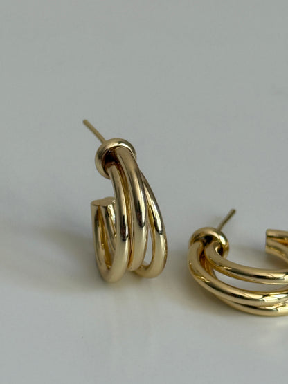 Gold Rengi Üç Sıra Yarım Halka Model Kadın Küpe