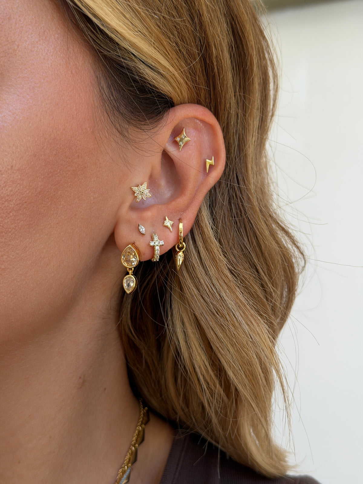 Gold Rengi Parıltı Model 925 Ayar Gümüş Piercing
