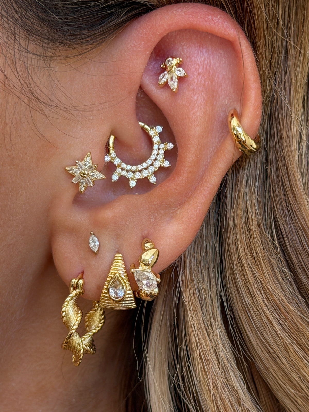 Gold Rengi Taşlı 925 Ayar Gümüş Piercing