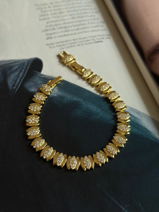 Gold Rengi Taşlı Xupıng Kadın Bileklik