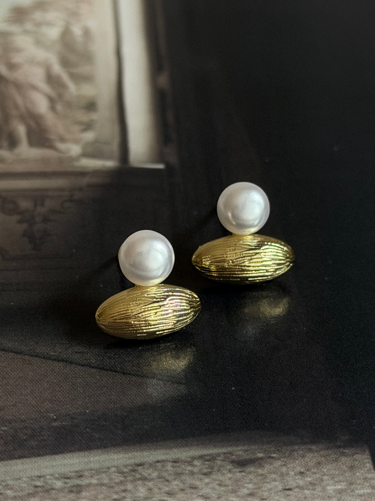 Gold Rengi İnci Detaylı Kadın Küpe