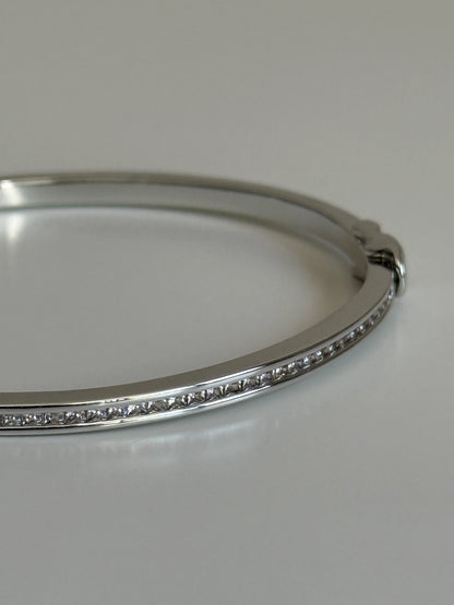 Gömülü Taşlı Kadın Kelepçe Bileklik