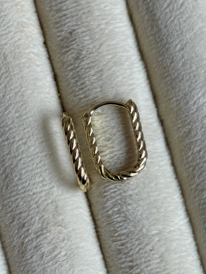 Gold Rengi Burgu Model Xupıng Kadın Küpe