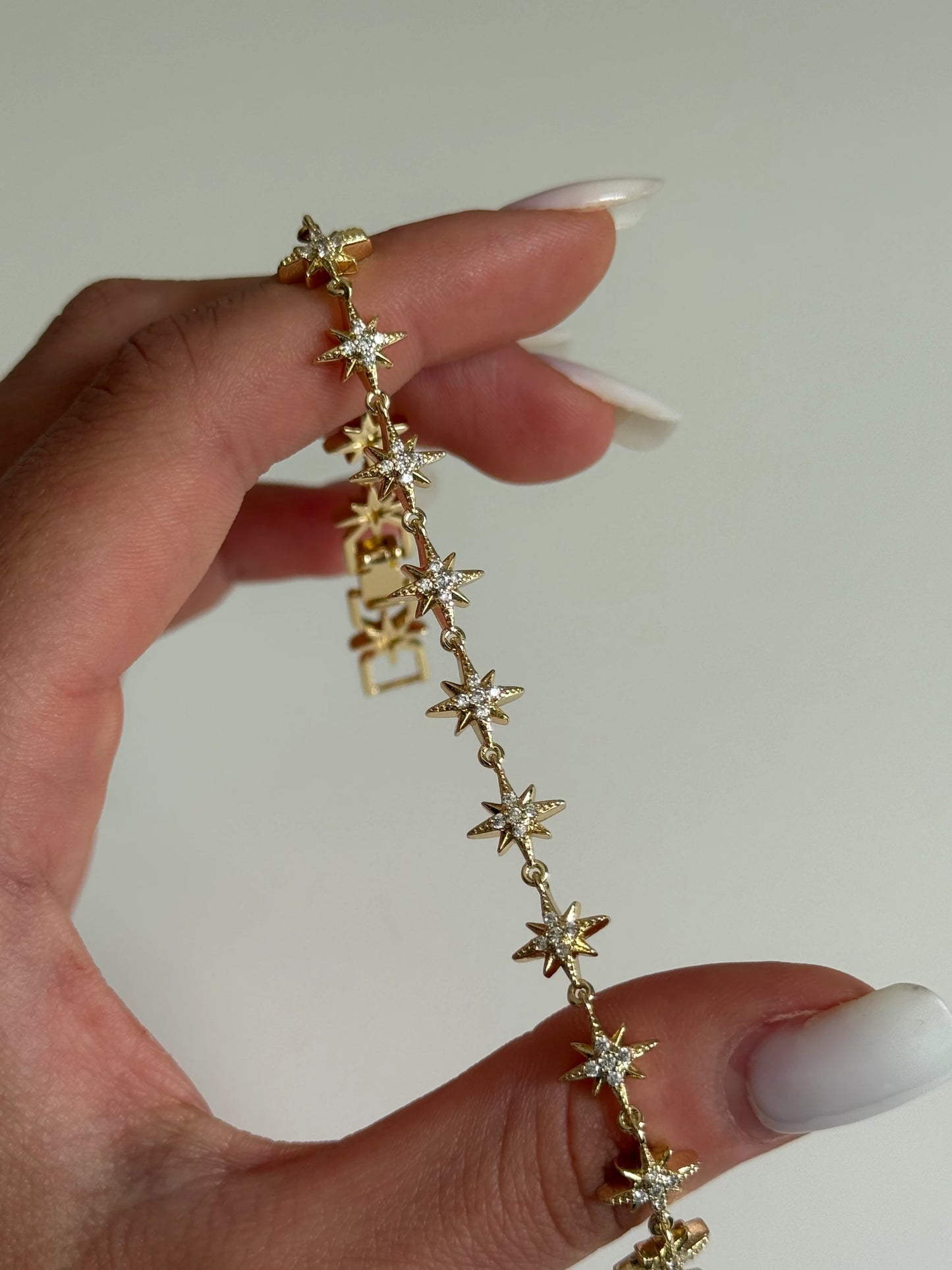 Gold Rengi Sıralı Kutup Yıldızı Model Kadın Bileklik