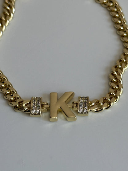 Gold Rengi Zincir Model Harfli Kadın Bileklik