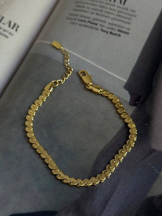Gold Rengi Örgü Model Kadın Bileklik