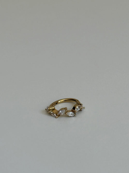 Gold Rengi Yaprak Model Halka Çelik Piercing